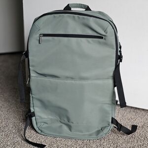 45L TARGET TRAVEL BACKPACK - GREEN